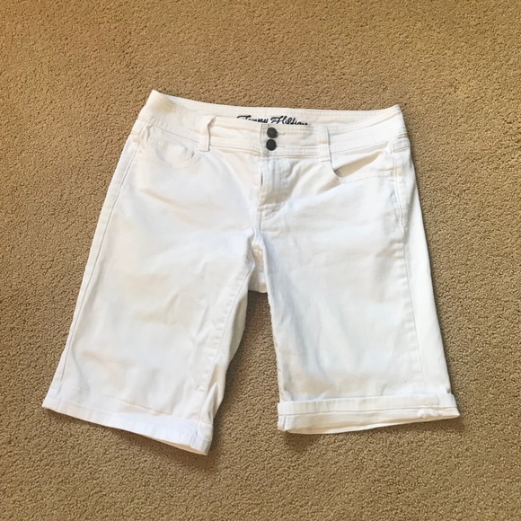 Tommy Hilfiger Pants - 🔥SALE🔥Tommy Hilfiger white jean shorts size6